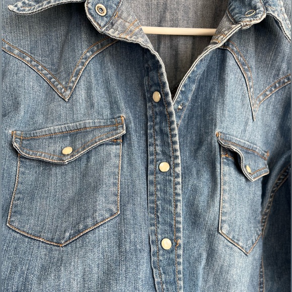 GAP Western Style Blue Denim Button Up Top - Picture 3 of 5